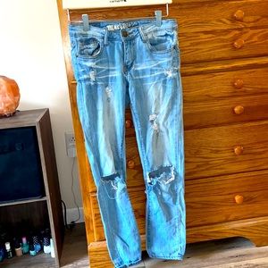 Women’s destroyed jeans